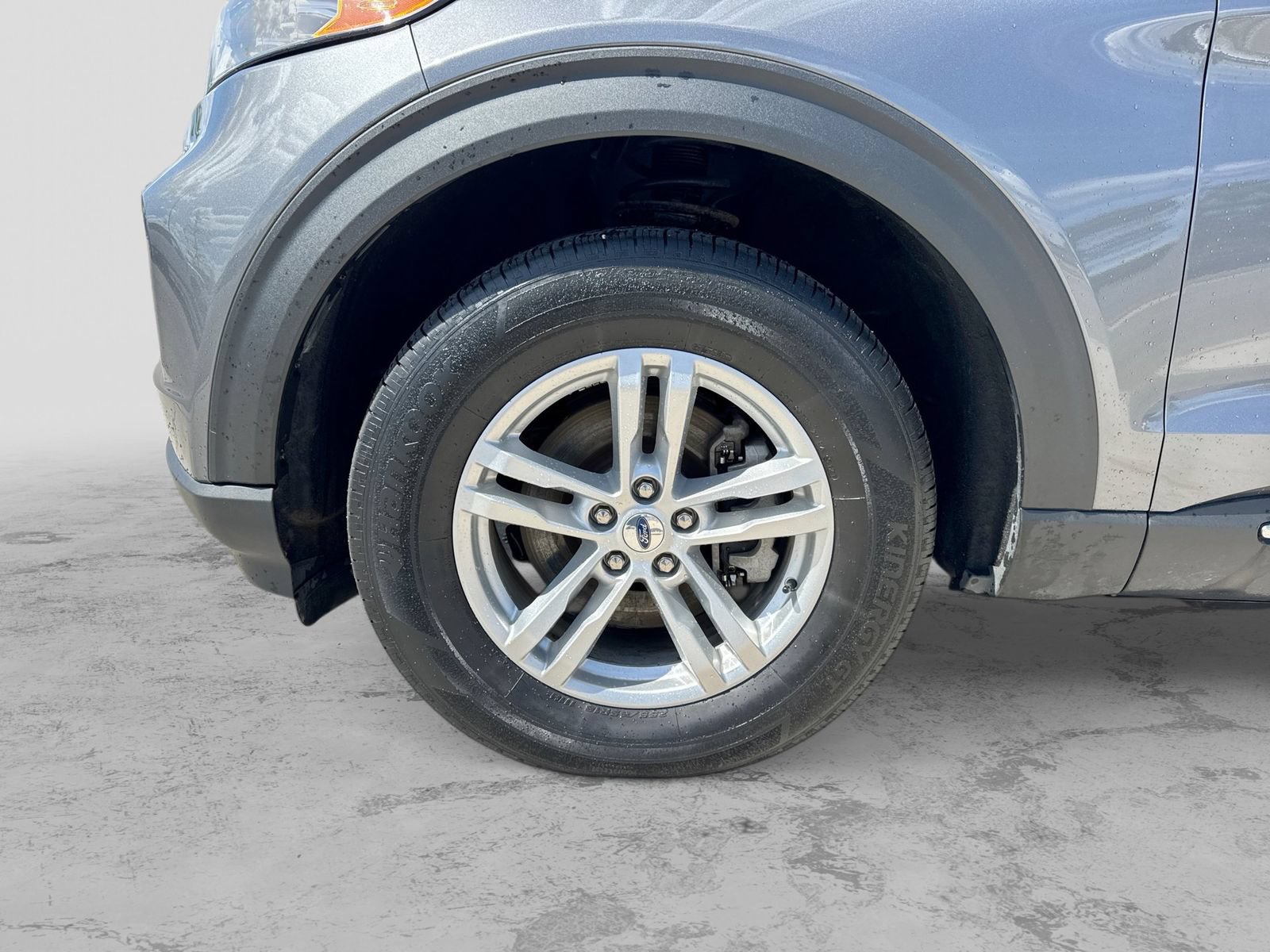 Certified 2022 Ford Explorer XLT w/ Equipment Group 202A AWD/4WD image 18