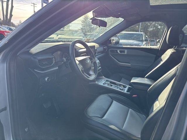 Certified 2022 Ford Explorer XLT w/ Equipment Group 202A image 21