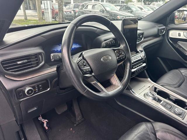 Certified 2023 Ford Explorer Platinum w/ Technology Package AWD/4WD image 9