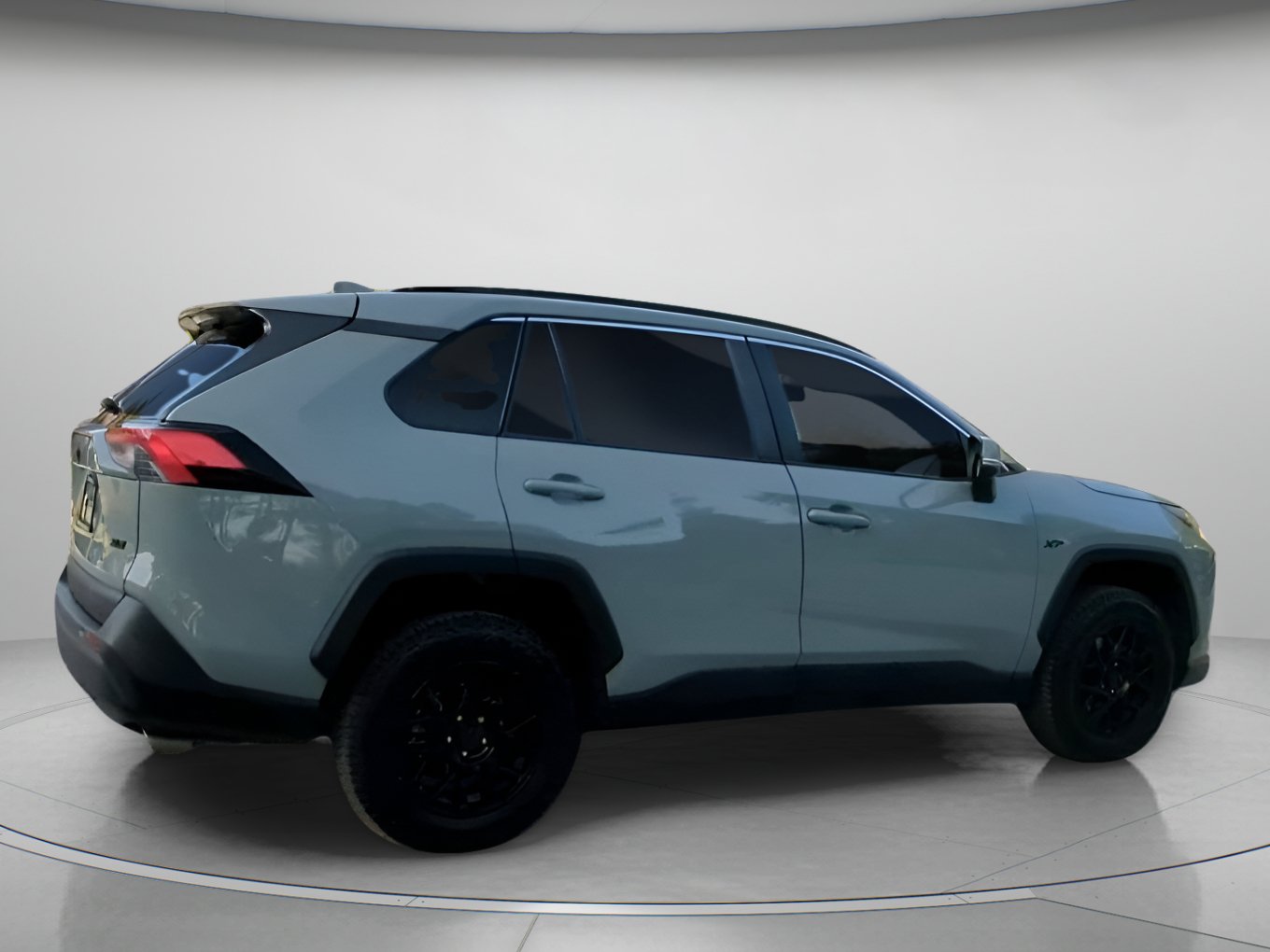 Used 2022 Toyota RAV4 XLE w/ Convenience Package FWD image 29