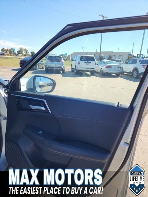 Used 2023 Mitsubishi Outlander SE image 38