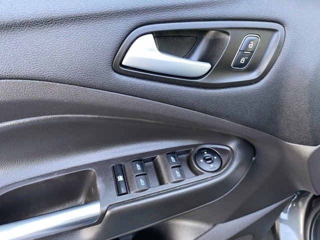 Certified 2018 Ford Escape SE w/ SE Sync 3 Package image 19