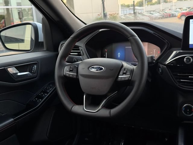 Certified 2025 Ford Escape ST-Line Select AWD/4WD image 16
