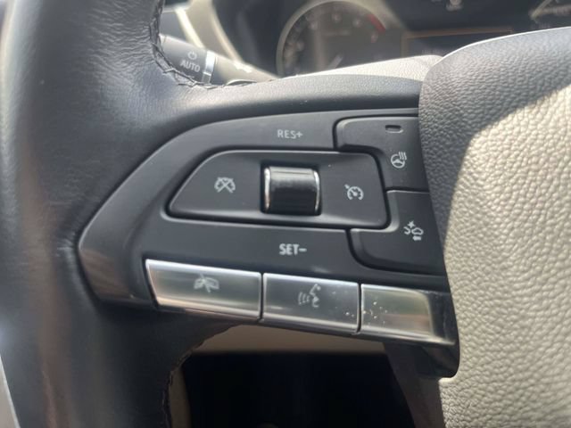 Used 2023 Cadillac XT4 Luxury w/ Cold Weather Package FWD image 26