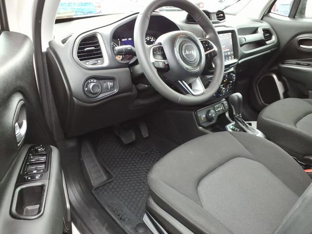 Used 2023 Jeep Renegade Latitude image 18