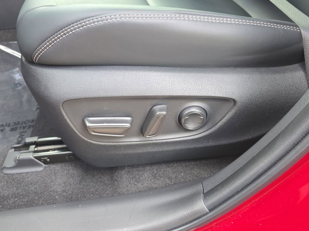 Used 2023 Toyota RAV4 XLE Premium image 19