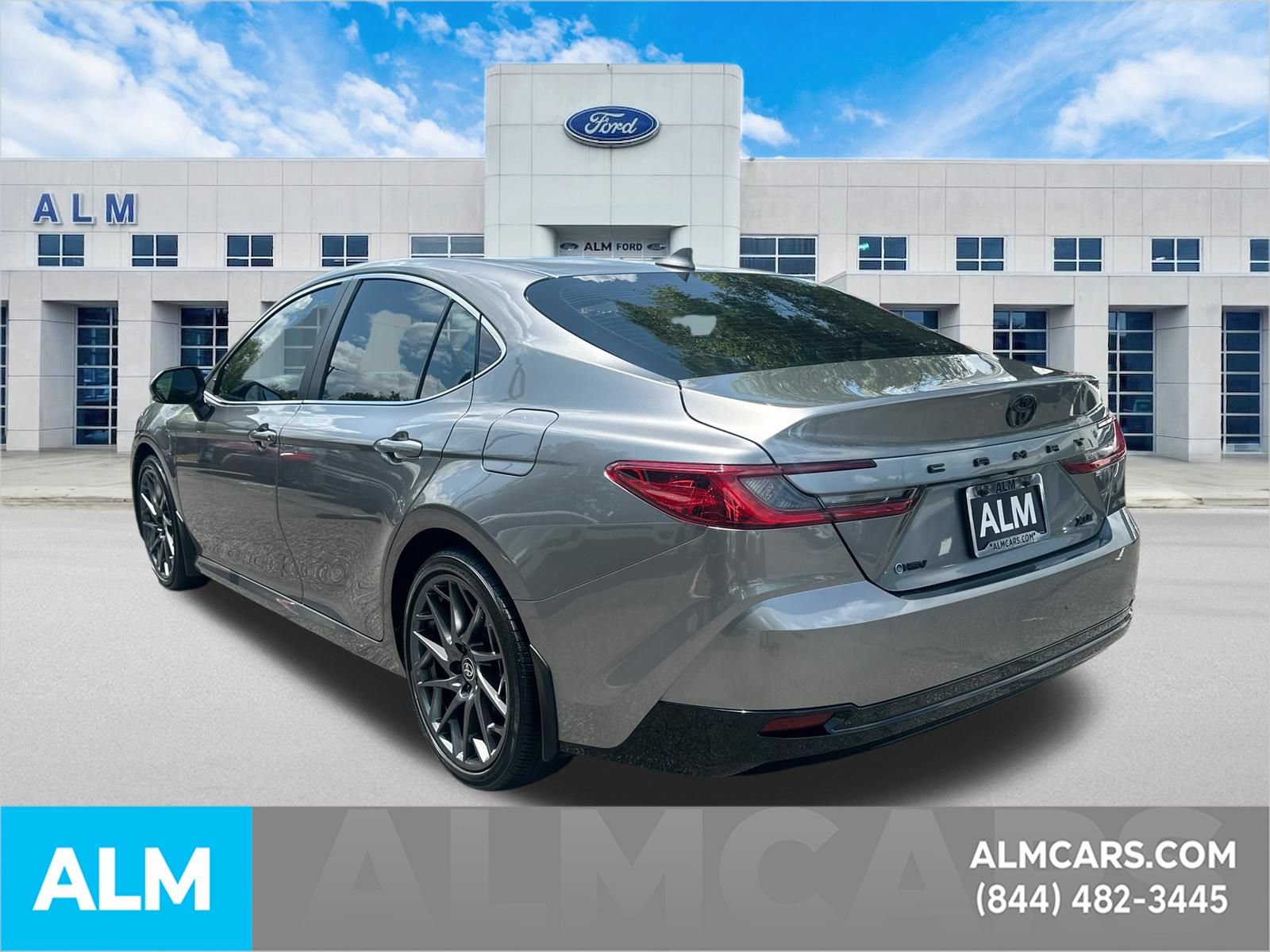 Used 2026 Toyota Camry XLE FWD image 8