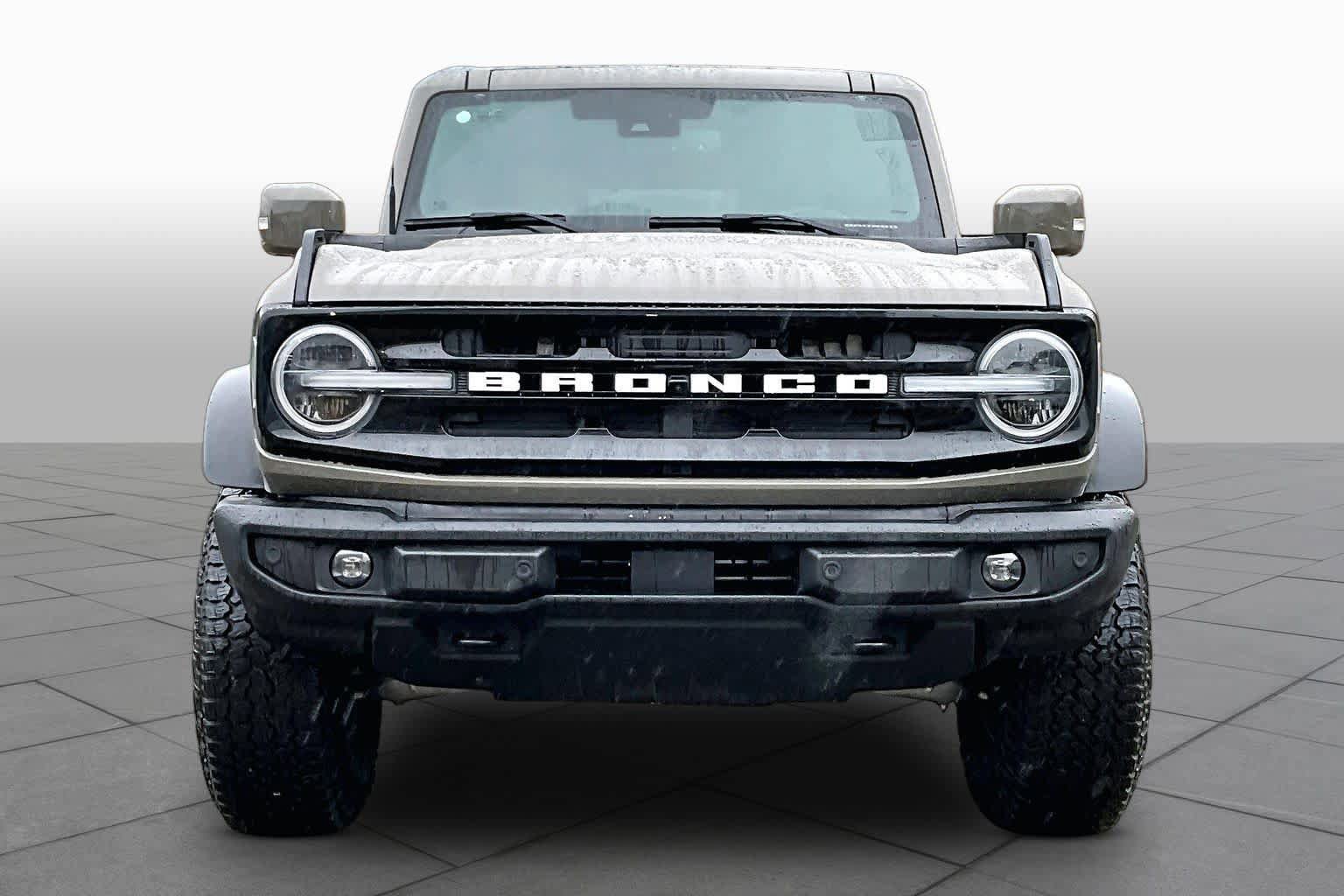 Certified 2025 Ford Bronco Outer Banks w/ Sasquatch Package AWD/4WD image 4