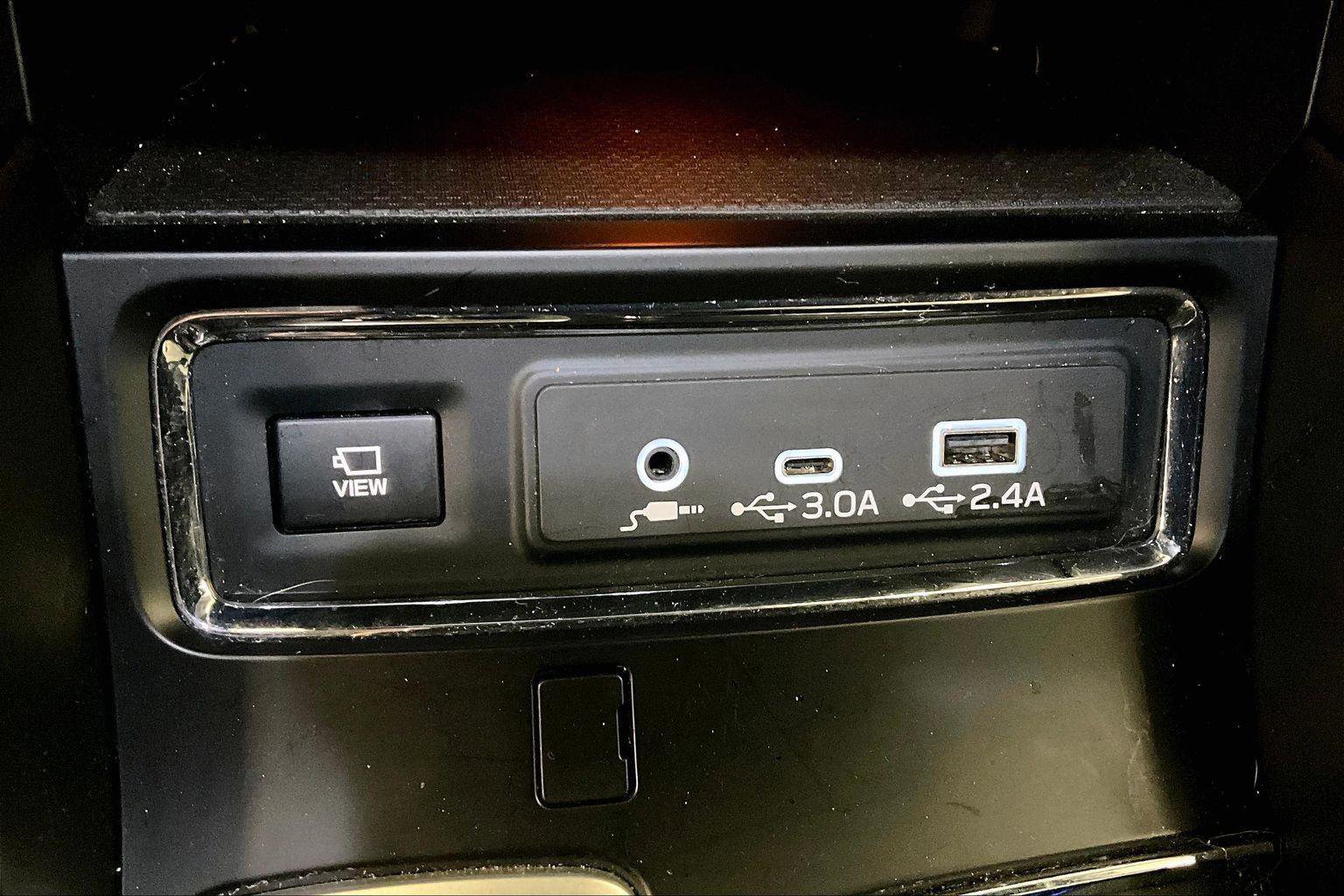 Used 2023 Subaru Ascent Limited w/ Technology Package image 32