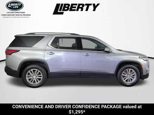 Used 2023 Chevrolet Traverse LT FWD image 2