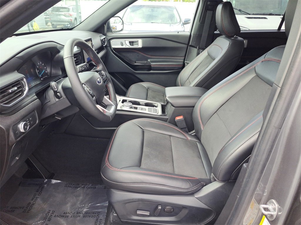 Certified 2022 Ford Explorer ST-Line w/ Class IV Trailer Tow Package image 12