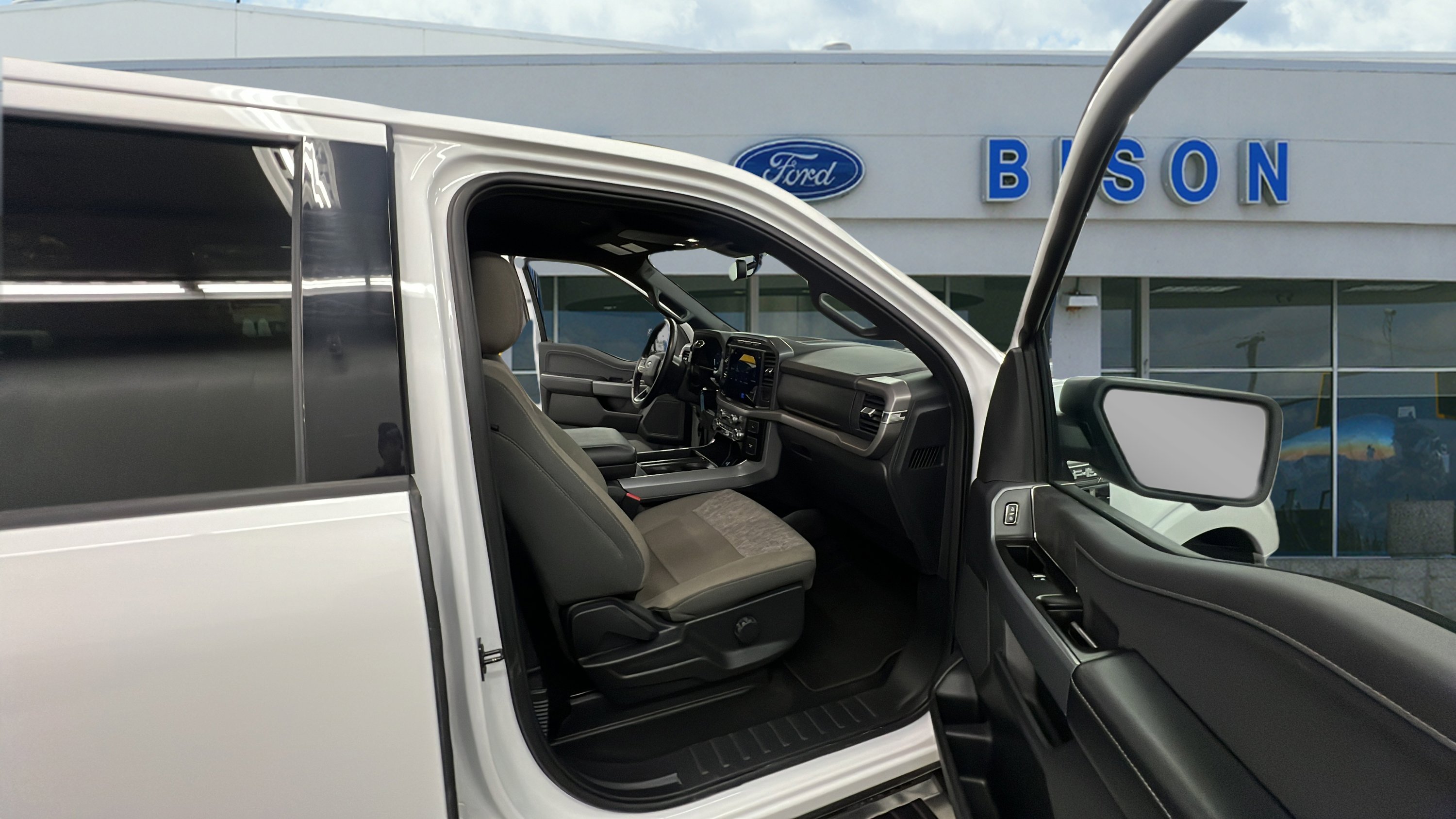 Certified 2024 Ford F150 XLT w/ Mobile Office Package image 13