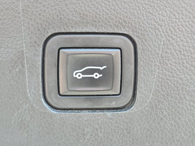Used 2019 Chevrolet Traverse Premier w/ Redline Edition AWD/4WD image 31