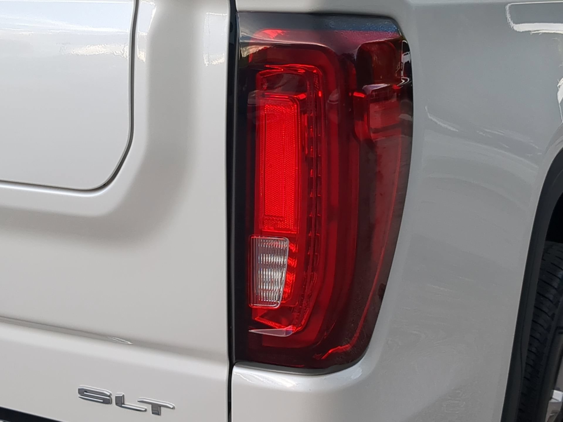 Used 2022 GMC Sierra 1500 SLT w/ SLT Premium Package AWD/4WD image 45