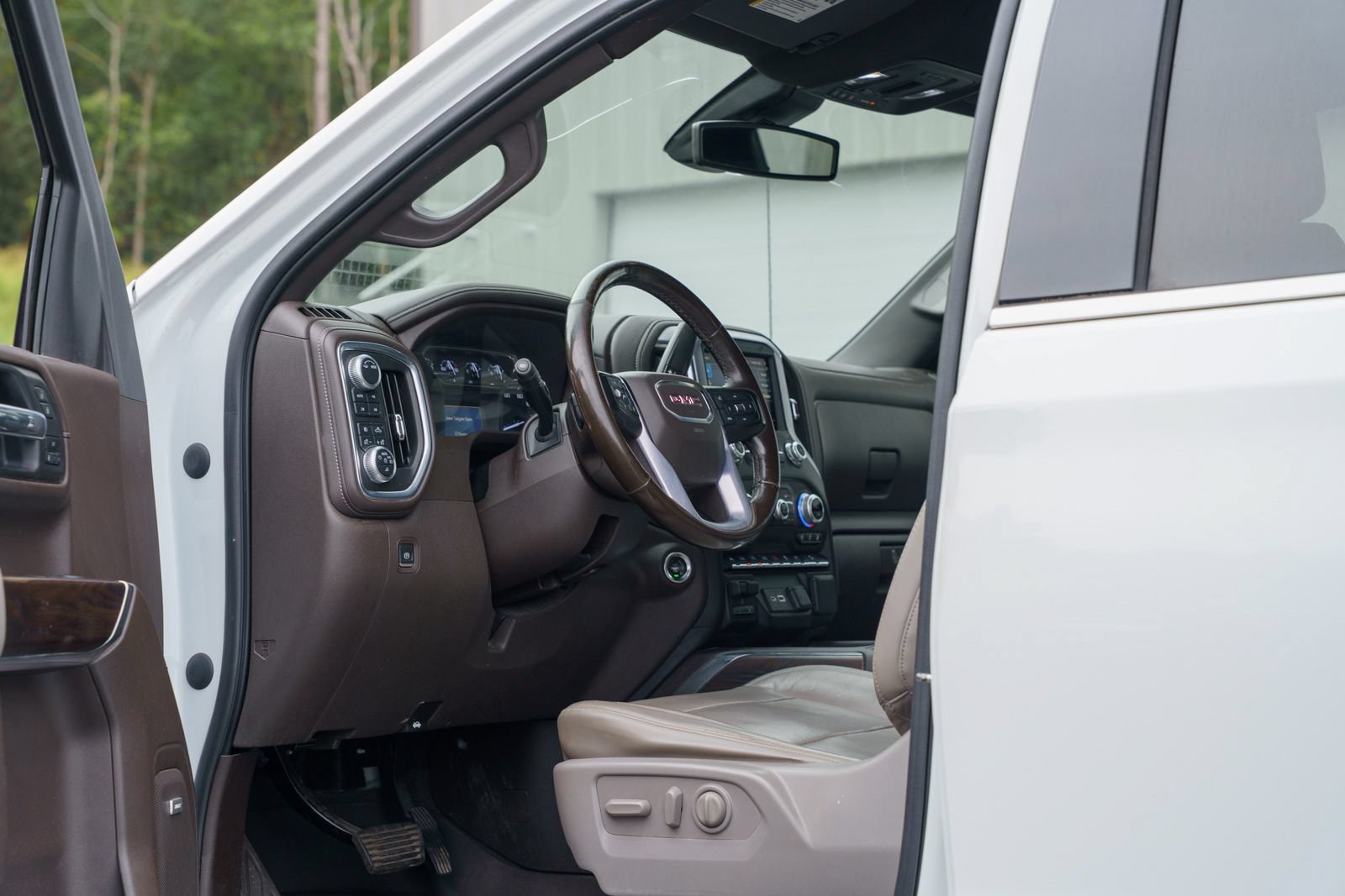 Used 2020 GMC Sierra 1500 SLT w/ SLT Premium Plus Package AWD/4WD image 25