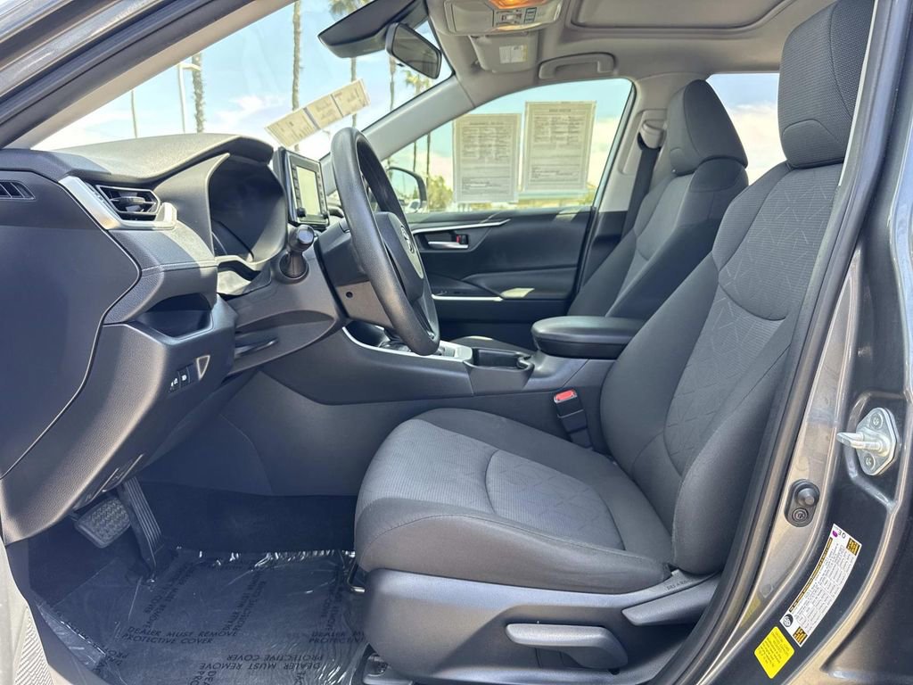 Used 2019 Toyota RAV4 XLE FWD image 20