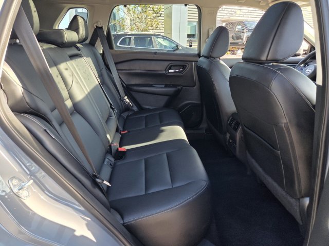 Used 2023 Nissan Rogue SL w/ SL Premium Package FWD image 18
