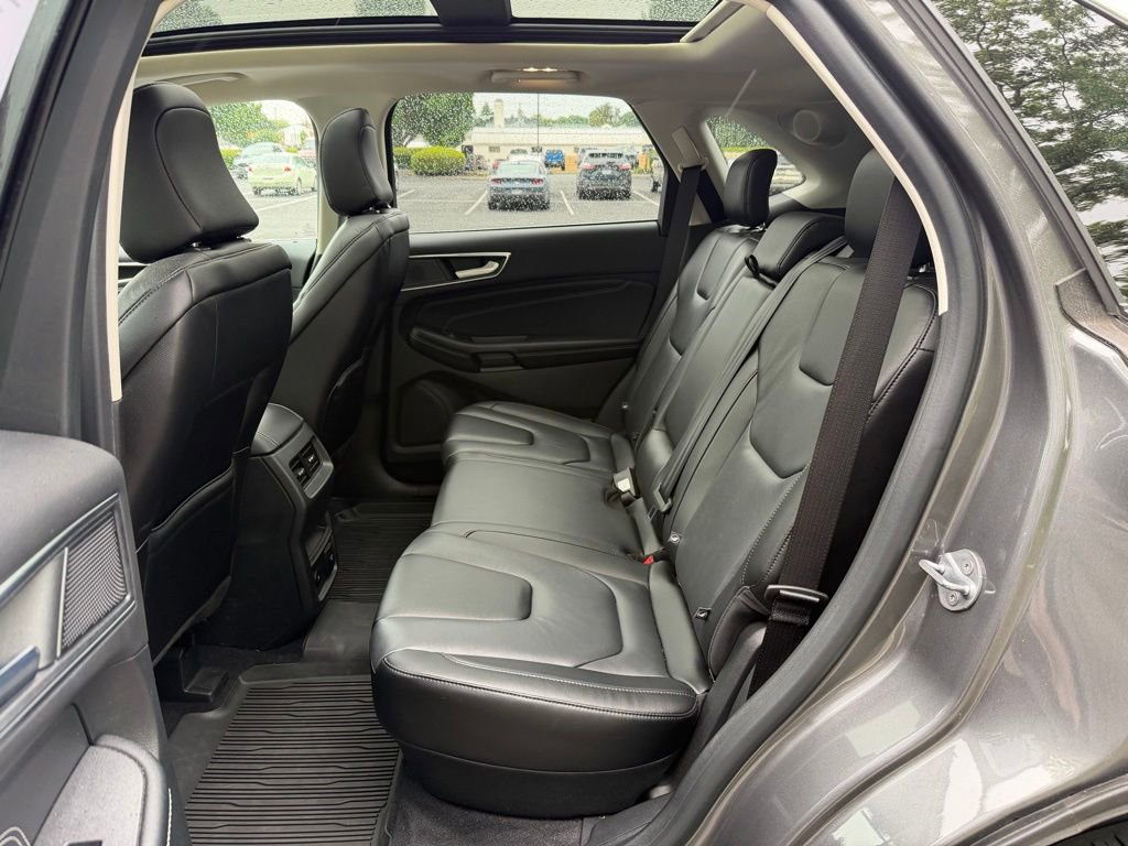 Certified 2022 Ford Edge Titanium AWD/4WD image 19