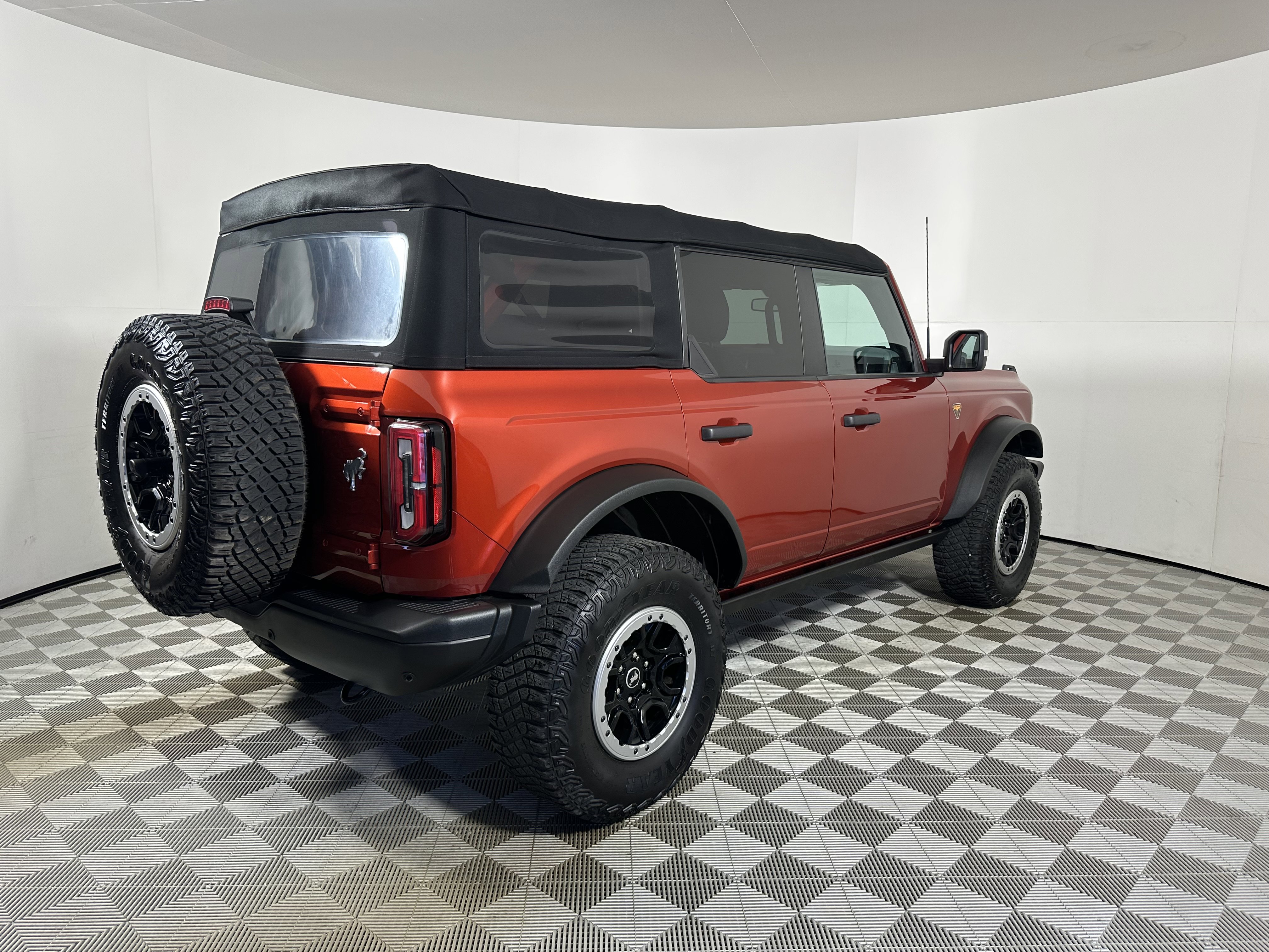 Certified 2022 Ford Bronco Badlands w/ Sasquatch Package AWD/4WD image 7