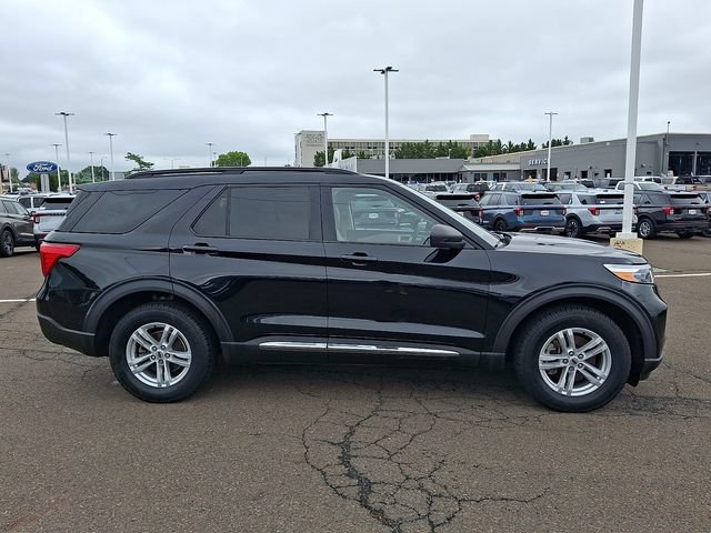 Certified 2023 Ford Explorer XLT w/ Equipment Group 202A AWD/4WD image 7