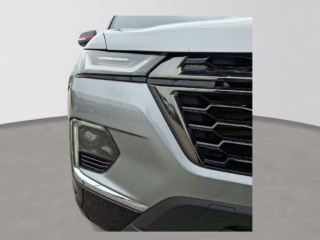 Used 2023 Chevrolet Traverse Premier w/ Redline Edition FWD image 7