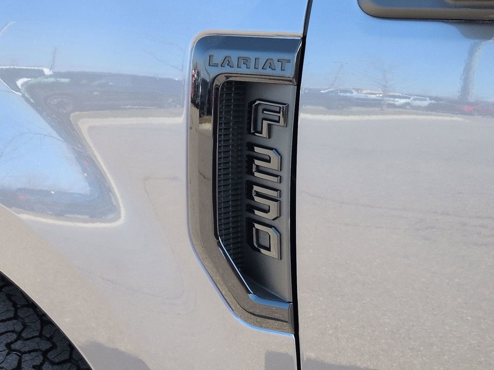 Certified 2022 Ford F250 Lariat w/ Black Appearance Package image 15