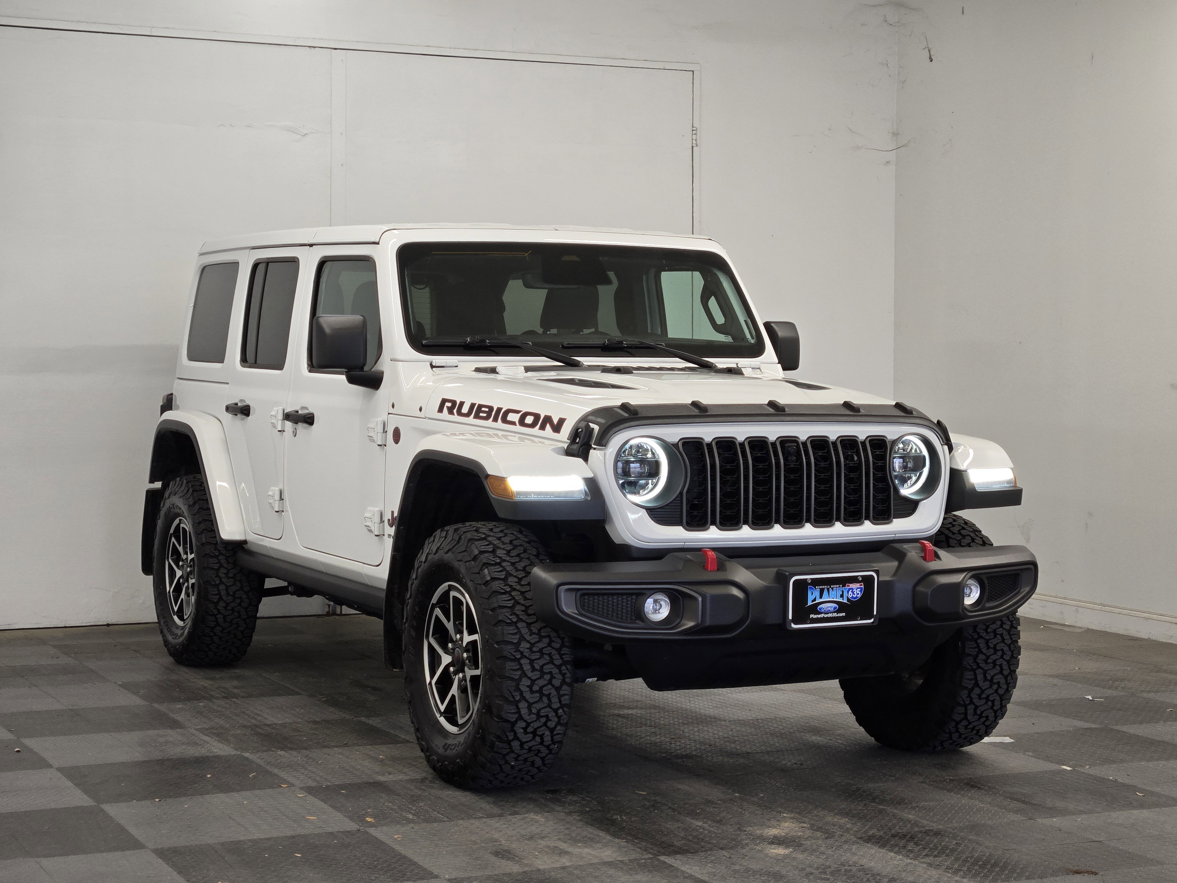 Used 2025 Jeep Wrangler Unlimited Rubicon w/ Safety Group AWD/4WD video 2