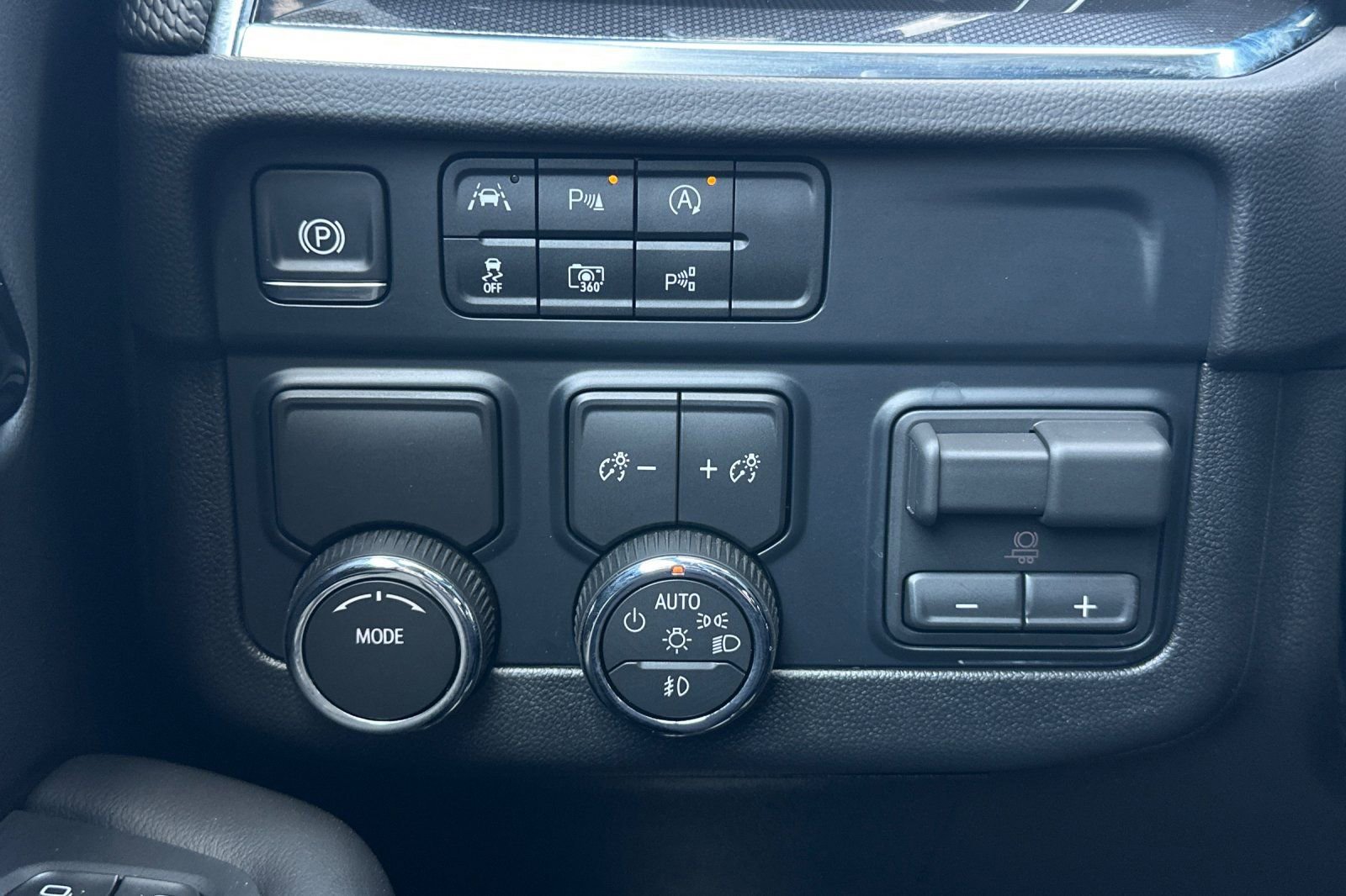 Used 2026 Chevrolet Tahoe RST w/ Advanced Technology Package image 28