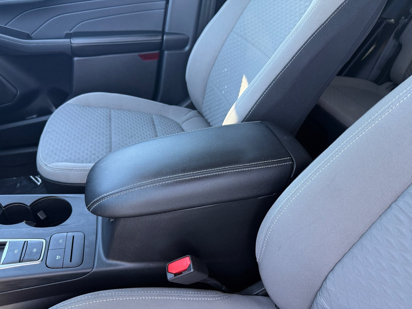 Certified 2022 Ford Escape SE w/ SE Sport Appearance Package FWD image 14