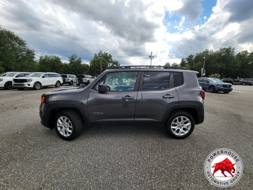 Used 2017 Jeep Renegade Latitude w/ Cold Weather Group AWD/4WD image 3