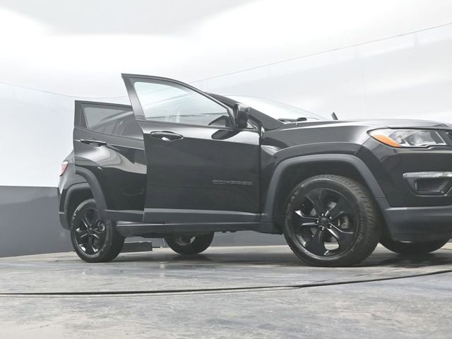 Used 2019 Jeep Compass Latitude AWD/4WD image 30