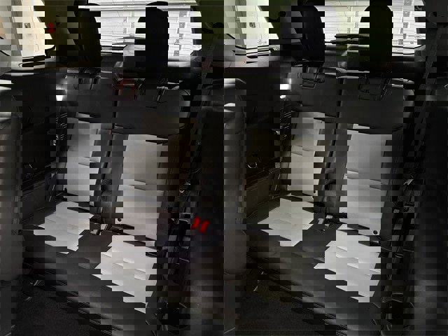 Certified 2022 Ford Explorer XLT w/ Equipment Group 202A image 15