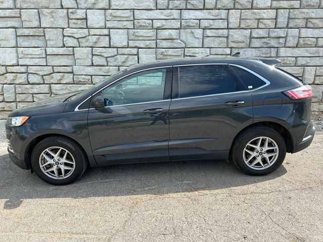 Certified 2021 Ford Edge SEL w/ Convenience Package AWD/4WD image 3