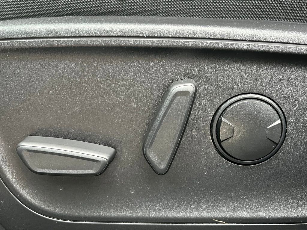 Certified 2022 Ford Escape SE w/ SE Sport Appearance Package image 19