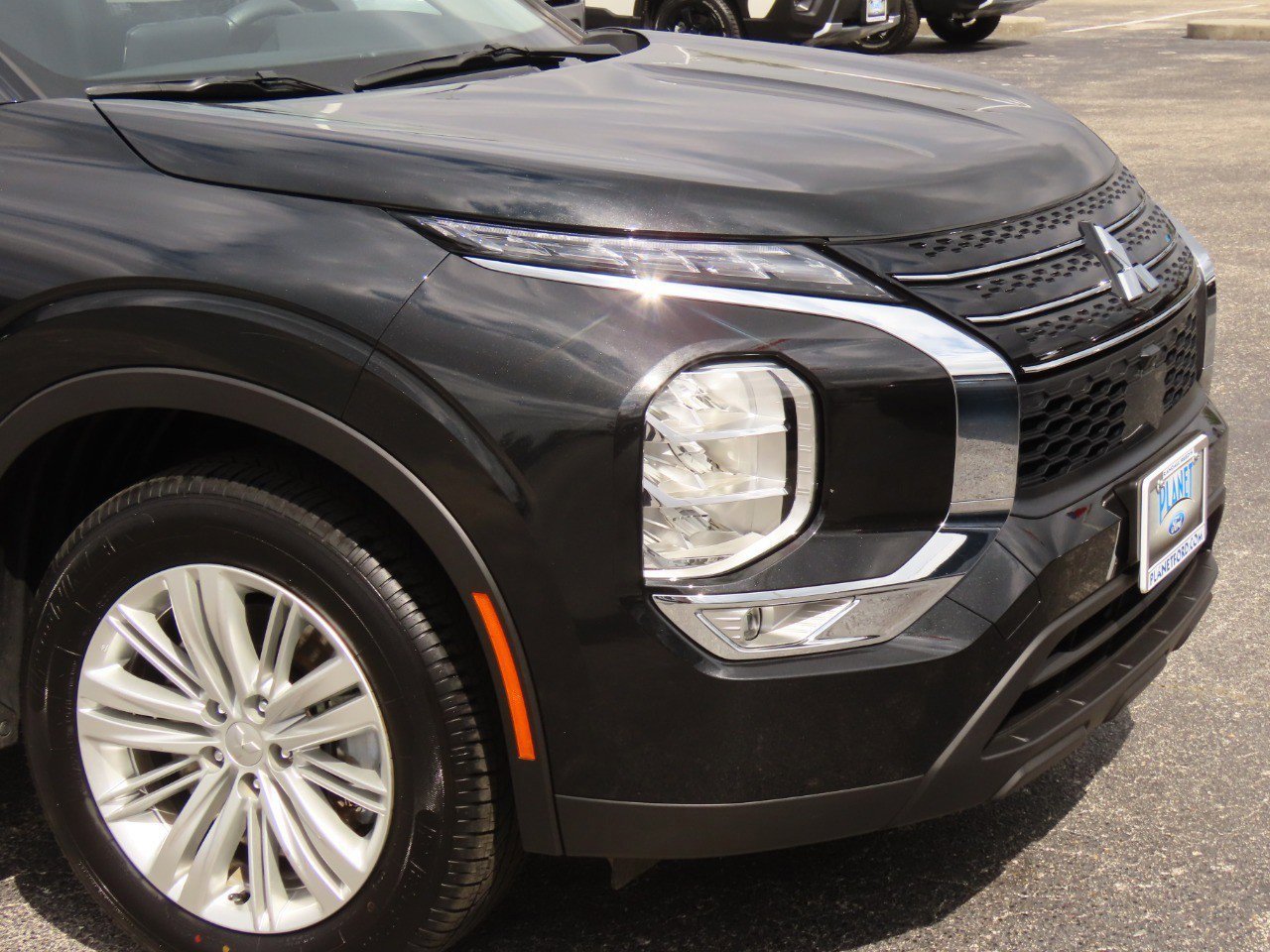 Used 2024 Mitsubishi Outlander ES image 11