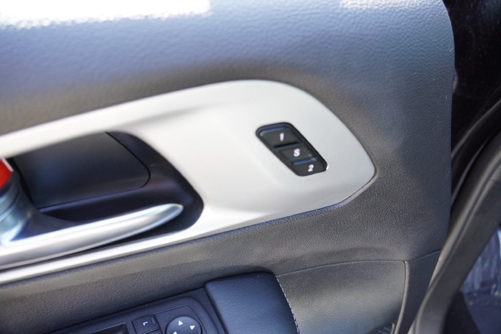 Used 2025 Chrysler Pacifica Limited FWD image 20