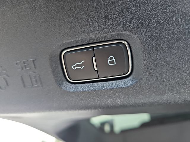 Certified 2025 Ford Expedition Active AWD/4WD image 17