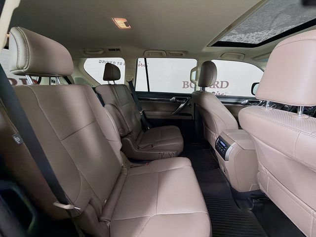 Used 2023 Lexus GX 460 Luxury w/ Sport Design Package AWD/4WD image 33