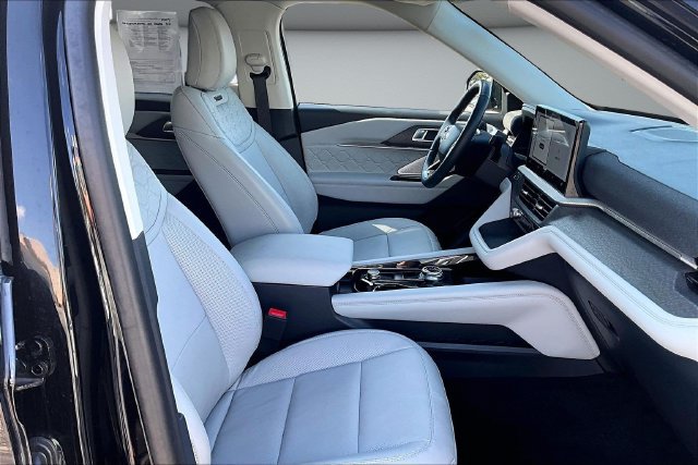 Certified 2026 Ford Explorer Platinum w/ LUX Leather Package AWD/4WD image 28
