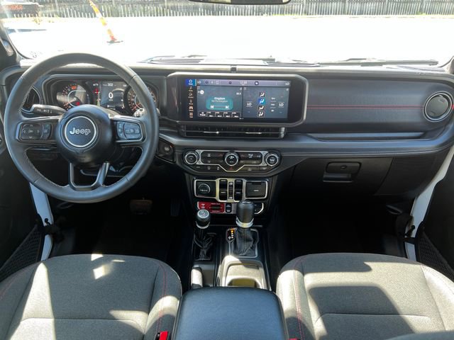 Used 2025 Jeep Wrangler Unlimited Rubicon AWD/4WD image 35