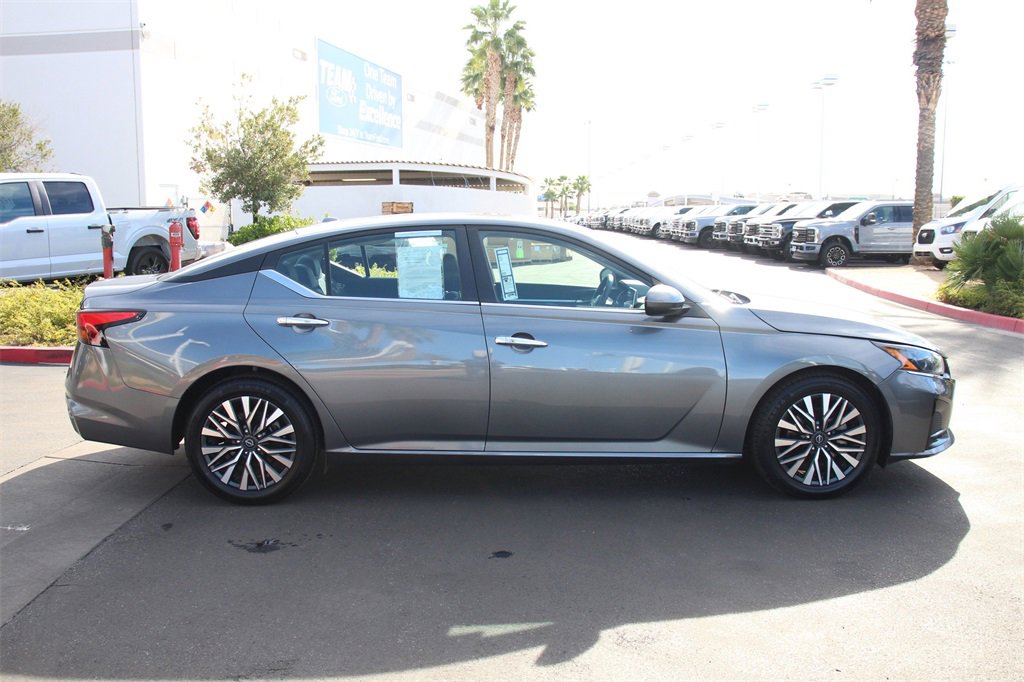 Used 2023 Nissan Altima 2.5 SV image 10