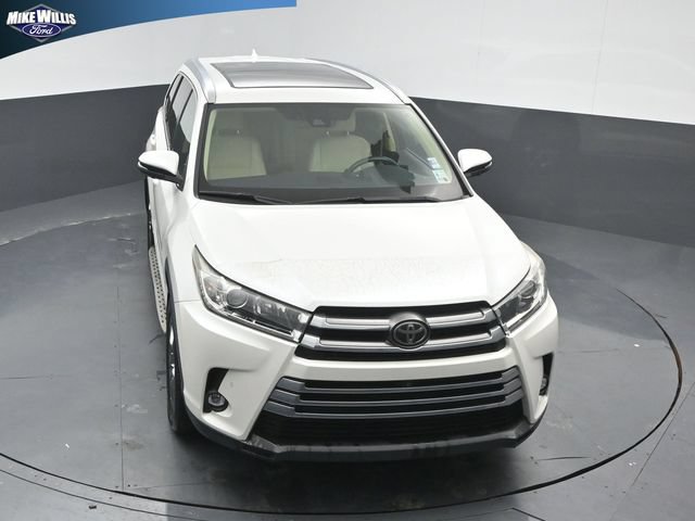 Used 2019 Toyota Highlander Limited Platinum FWD image 10