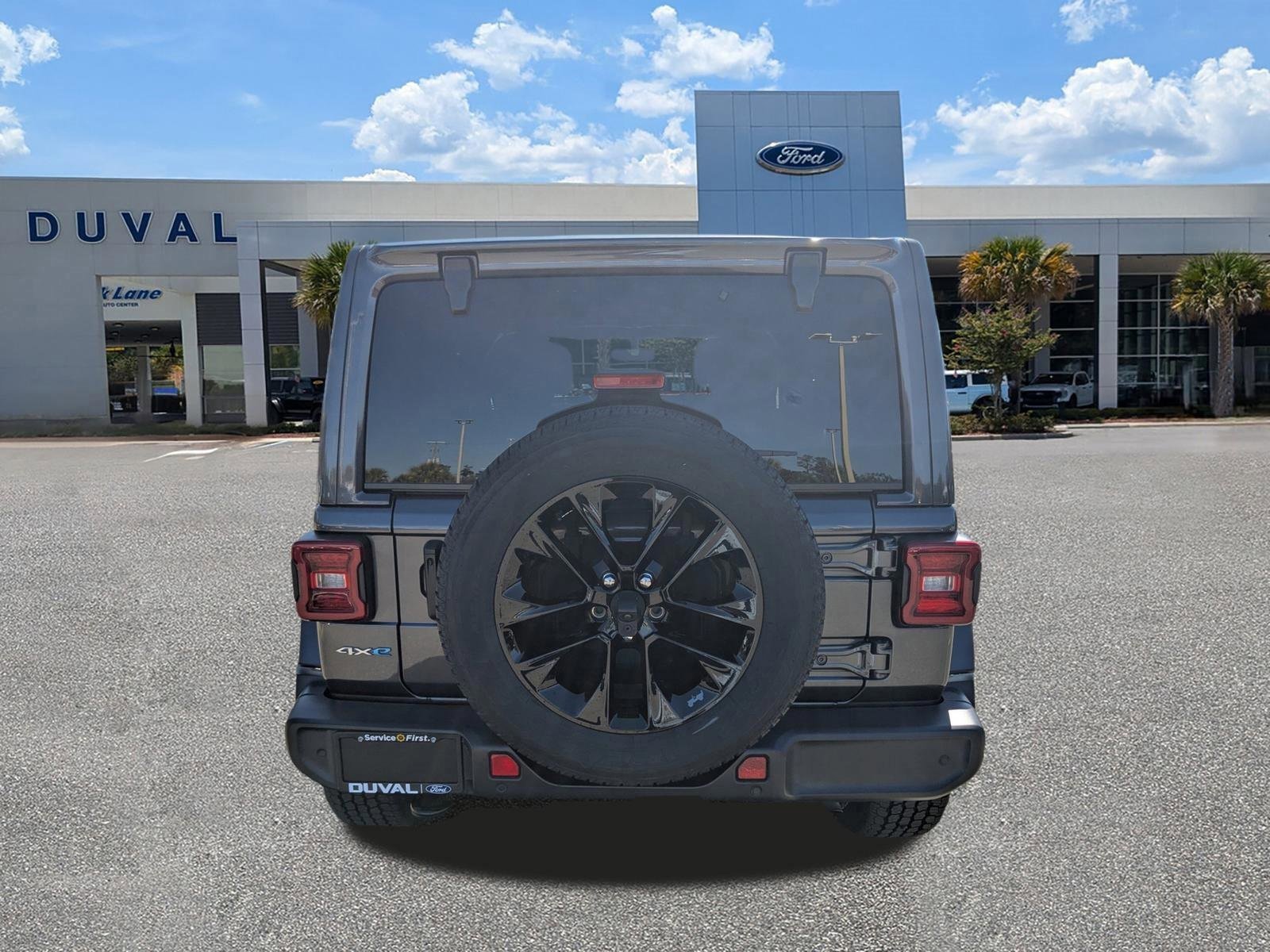 Used 2021 Jeep Wrangler Unlimited Sahara w/ Cold Weather Group image 4