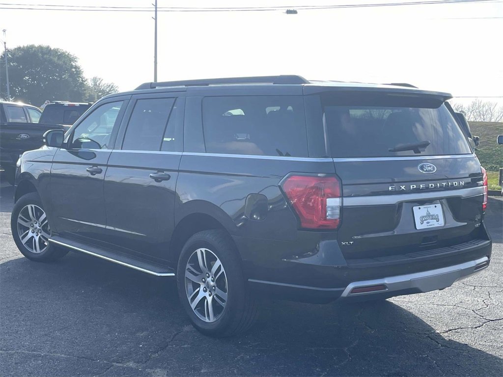 Certified 2022 Ford Expedition Max XLT image 3