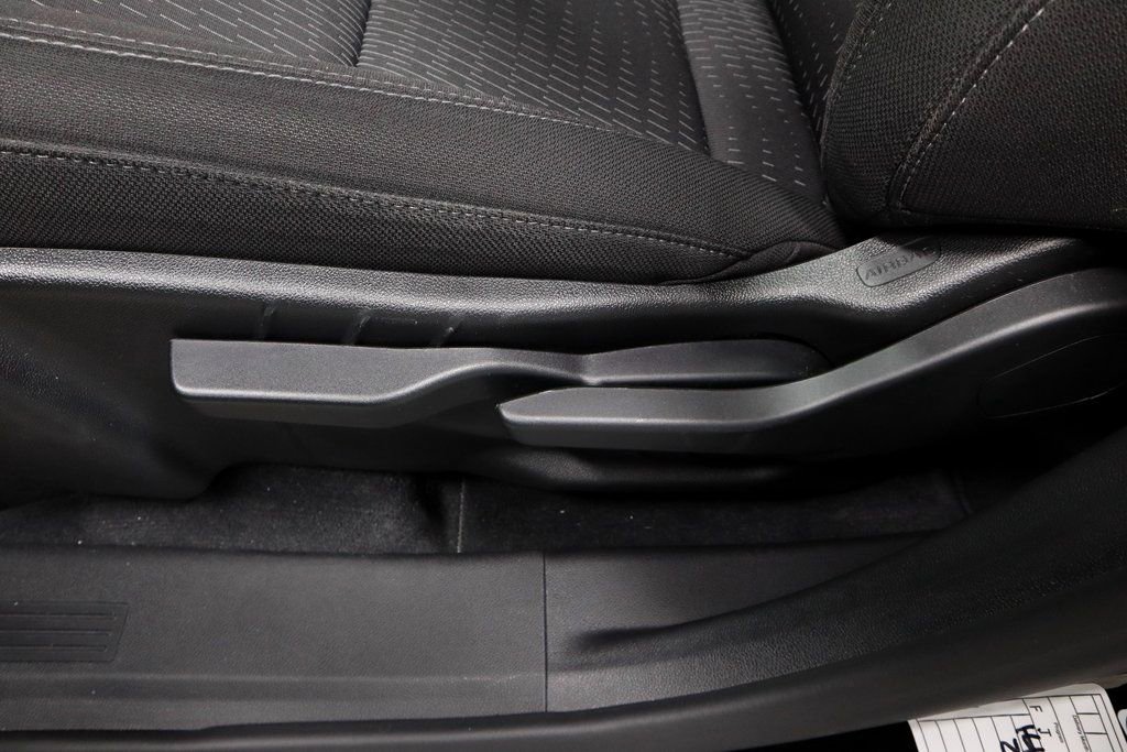 Used 2025 Chevrolet Equinox LT image 25