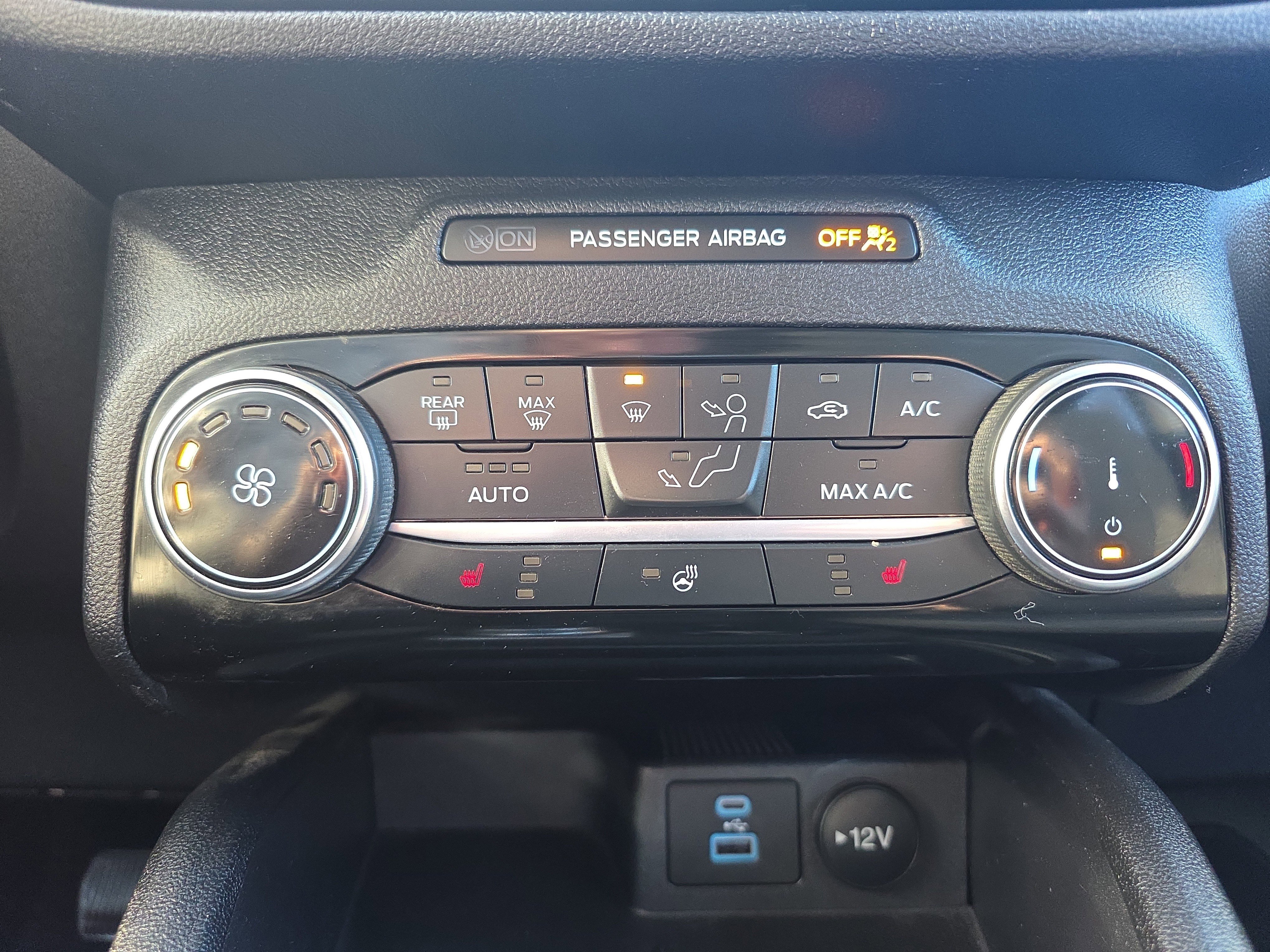 Certified 2022 Ford Escape SE w/ Cold Weather Package image 40