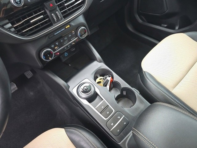 Certified 2022 Ford Escape Titanium w/ Titanium Premium Package image 20