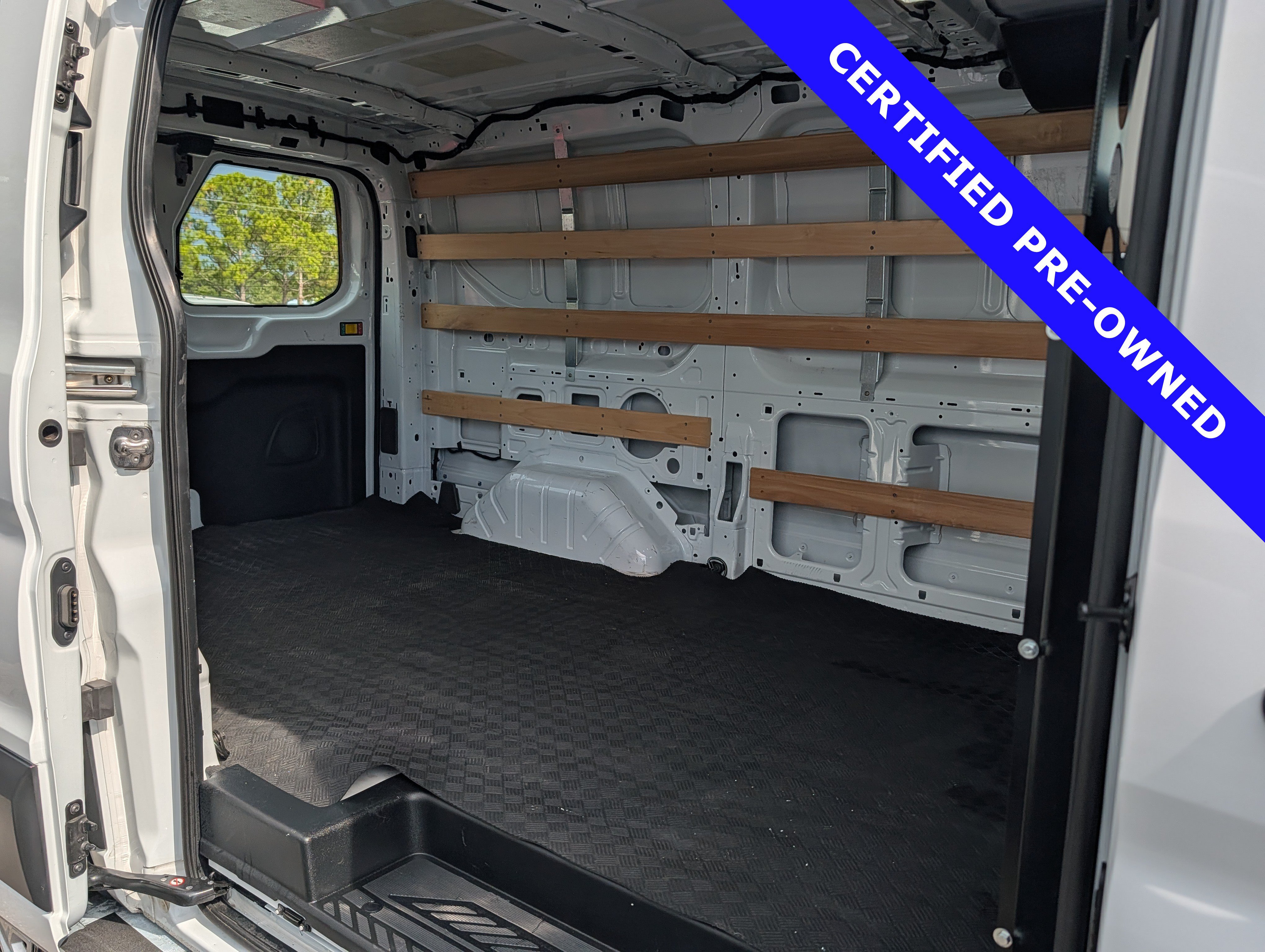 Certified 2025 Ford Transit 250 Low Roof w/ Exterior Upgrade Package RWD image 15