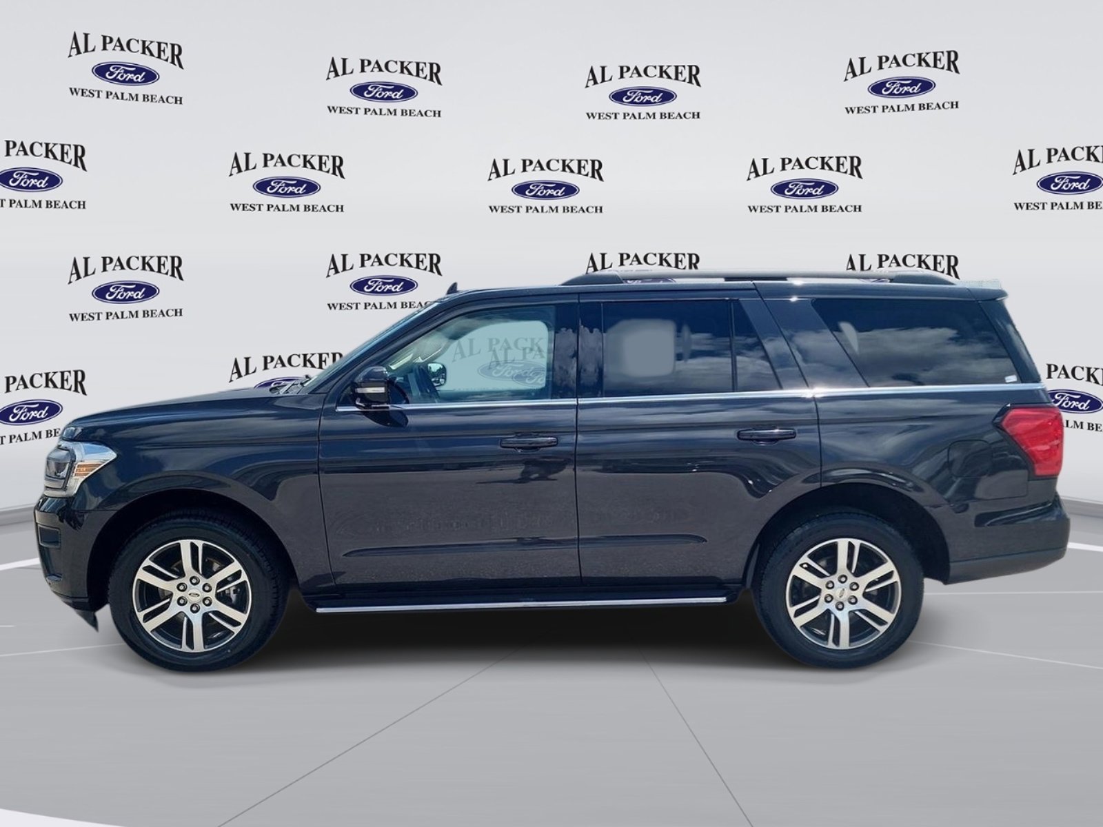 Certified 2022 Ford Expedition XLT RWD image 2