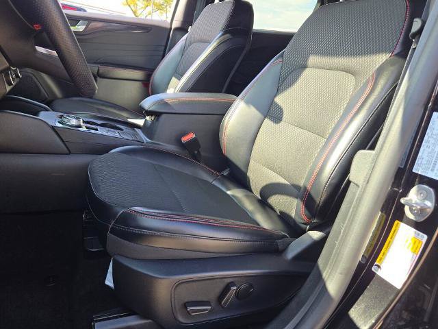 Certified 2025 Ford Escape ST-Line Select AWD/4WD image 20
